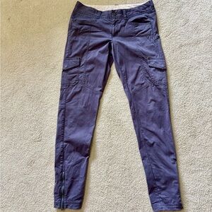 Athleta Pacific Crest Slim Cargo Pants, Gray, Low Rise, Size 6 (see description)
